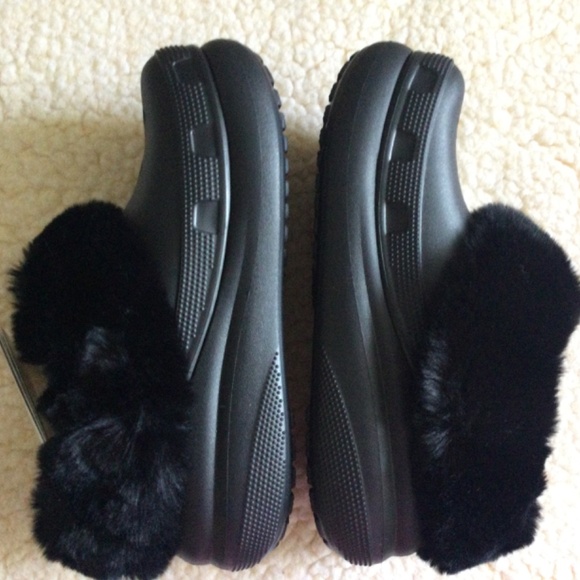 CROCS Furever Crush Classic fur lined Clog ( NEW w/Tags & Bag ) - Picture 7 of 13